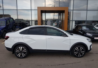 Подержанный автомобиль LADA (ВАЗ) Vesta Sedan 2023 года (4 фото)