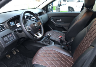 Подержанный автомобиль Renault Duster 2021 года (9 фото)