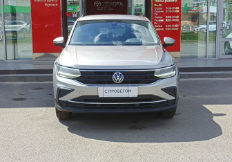 Подержанный автомобиль Volkswagen Tiguan 2021 года (2 фото)