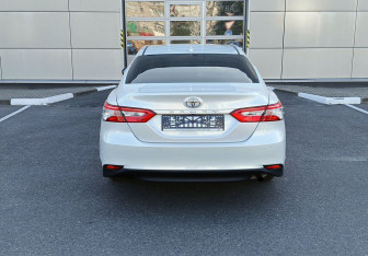 Новый Toyota Camry Sedan 2021 (6 фото)
