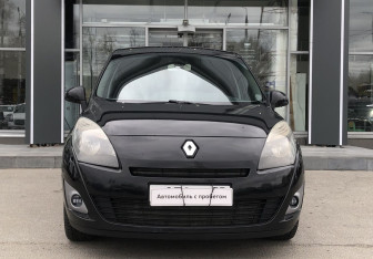 Подержанный автомобиль Renault Scenic 2011 года (2 фото)