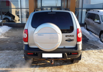 Подержанный автомобиль Chevrolet Niva 2014 года (6 фото)