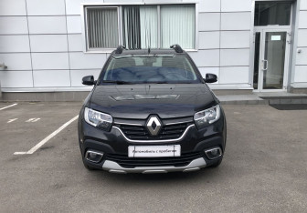 Подержанный автомобиль Renault Sandero 2018 года (2 фото)