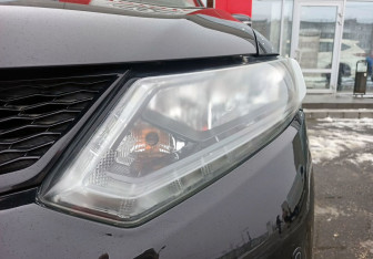 Подержанный автомобиль Nissan X-Trail 2017 года (9 фото)