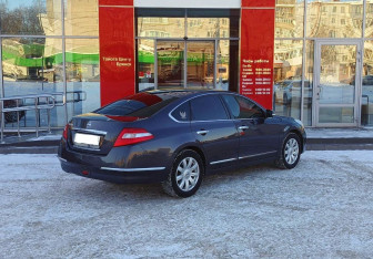 Подержанный автомобиль Nissan Teana 2009 года (5 фото)
