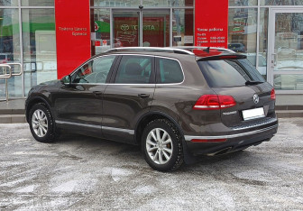 Подержанный автомобиль Volkswagen Touareg 2017 года (7 фото)
