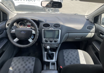 Подержанный автомобиль Ford Focus Sedan 2009 года (10 фото)
