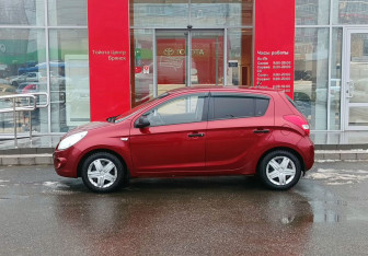 Подержанный автомобиль Hyundai i20 2009 года (8 фото)