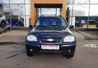 Подержанный автомобиль Chevrolet Niva 2014 года (2 фото)