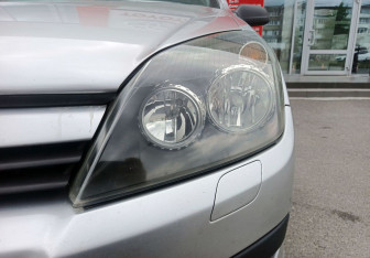 Подержанный автомобиль Opel Astra Wagon 2004 года (9 фото)