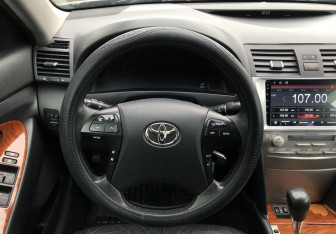 Подержанный автомобиль Toyota Camry Sedan 2009 года (13 фото)
