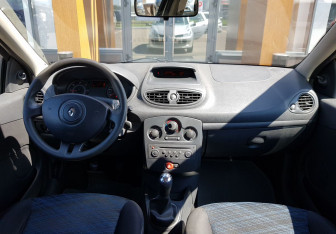 Подержанный автомобиль Renault Clio Hatchback 2008 года (11 фото)