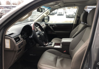 Подержанный автомобиль Lexus GX 2012 года (9 фото)