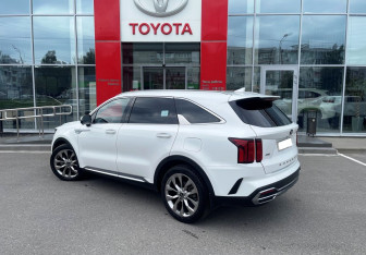 Подержанный автомобиль Kia Sorento 2021 года (7 фото)