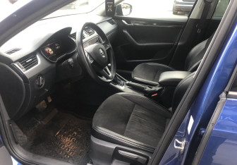 Подержанный автомобиль Skoda Octavia Liftback 2019 года (9 фото)