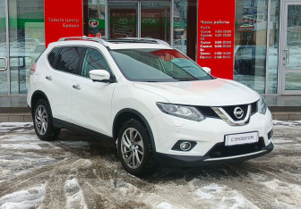 Подержанный автомобиль Nissan X-Trail 2017 года (3 фото)
