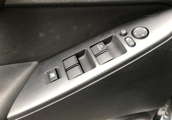 Подержанный автомобиль Mazda 3 Sedan 2012 года (13 фото)