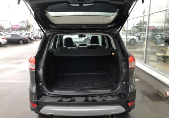 Подержанный автомобиль Ford Kuga 2015 года (9 фото)