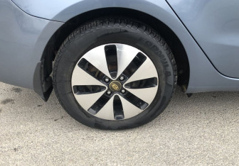 Подержанный автомобиль Kia Rio Sedan 2016 года (15 фото)