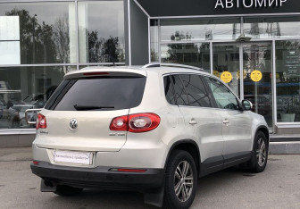 Подержанный автомобиль Volkswagen Tiguan 2010 года (5 фото)