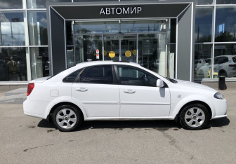 Подержанный автомобиль Daewoo Gentra Sedan 2013 года (4 фото)