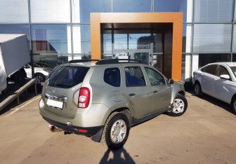 Подержанный автомобиль Renault Duster 2013 года (5 фото)
