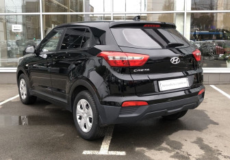 Подержанный автомобиль Hyundai Creta 2017 года (7 фото)