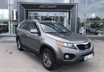 Подержанный автомобиль Kia Sorento 2012 года (3 фото)