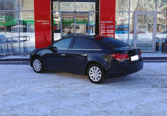Подержанный автомобиль Chevrolet Cruze Sedan 2011 года (7 фото)