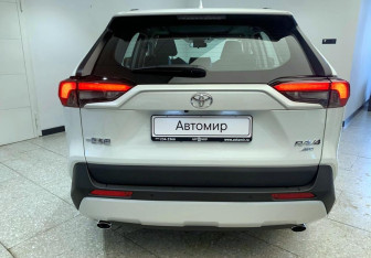 Новый Toyota RAV4 2025 (6 фото)