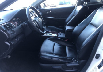 Подержанный автомобиль Toyota Camry Sedan 2013 года (9 фото)