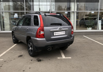 Подержанный автомобиль Kia Sportage 2010 года (5 фото)