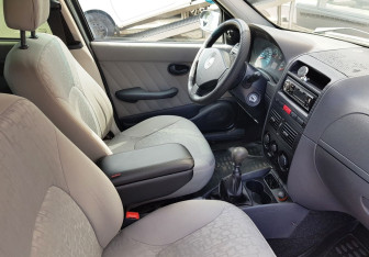 Подержанный автомобиль Fiat Albea 2008 года (9 фото)