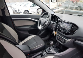 Подержанный автомобиль LADA (ВАЗ) Vesta Sedan 2018 года (9 фото)