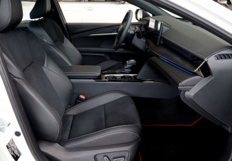 Новый Toyota Camry Sedan 2025 (14 фото)