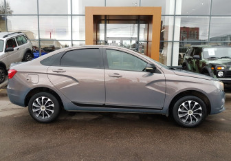 Подержанный автомобиль LADA (ВАЗ) Vesta Sedan 2016 года (4 фото)