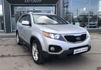 Подержанный автомобиль Kia Sorento 2011 года (3 фото)