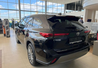 Новый Toyota Highlander 2025 (4 фото)