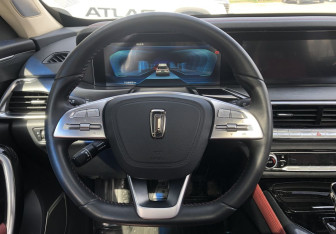 Подержанный автомобиль FAW Bestune T77 2022 года (12 фото)