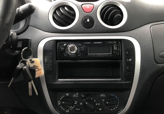 Подержанный автомобиль Citroen C3 Hatchback 2008 года (14 фото)