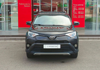 Подержанный автомобиль Toyota RAV4 2016 года (2 фото)