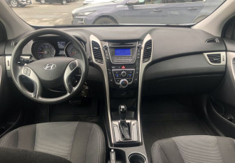 Подержанный автомобиль Hyundai i30 Hatchback 2015 года (10 фото)
