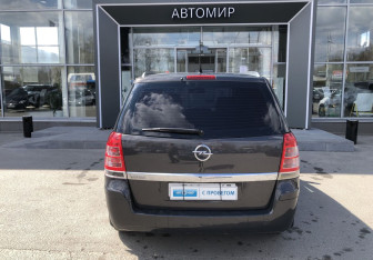 Подержанный автомобиль Opel Zafira Compactvan 2014 года (6 фото)