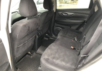 Подержанный автомобиль Nissan X-Trail 2016 года (12 фото)