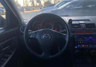 Подержанный автомобиль Mazda 3 Sedan 2006 года (12 фото)