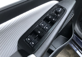 Подержанный автомобиль Geely Emgrand 2023 года (14 фото)