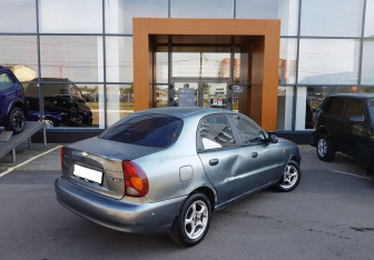 Подержанный автомобиль Chevrolet Lanos 2008 года (5 фото)