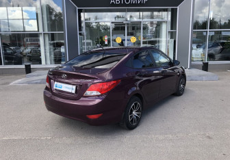 Подержанный автомобиль Hyundai Solaris Sedan 2013 года (5 фото)