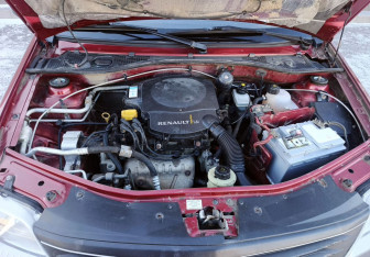 Подержанный автомобиль Renault Logan Sedan 2009 года (11 фото)