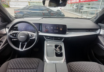 Подержанный автомобиль Haval F7 2024 года (15 фото)